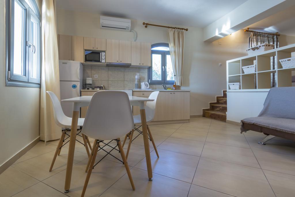Louiza Apartments Pyrgi  Экстерьер фото